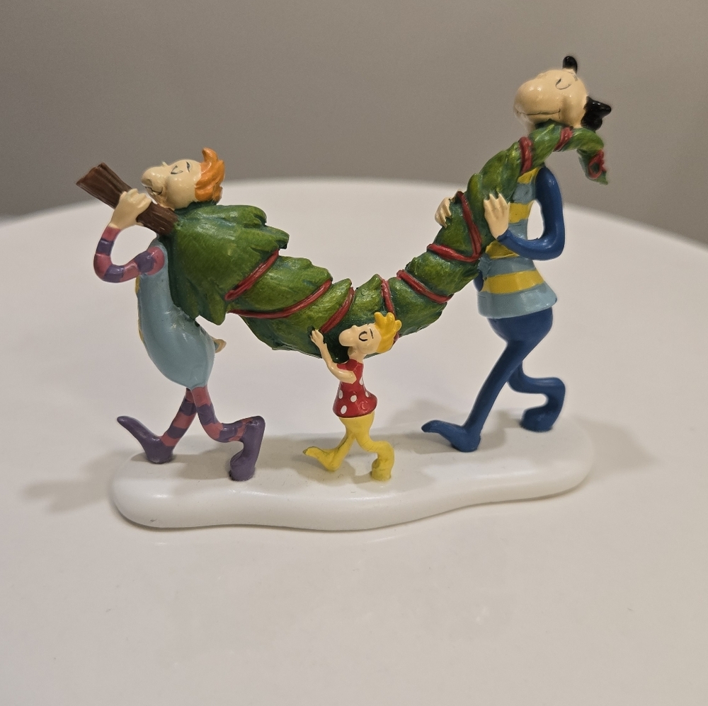 Department 56 - Grinch Who-Ville - Three with a Tree - Picture 2 of 6